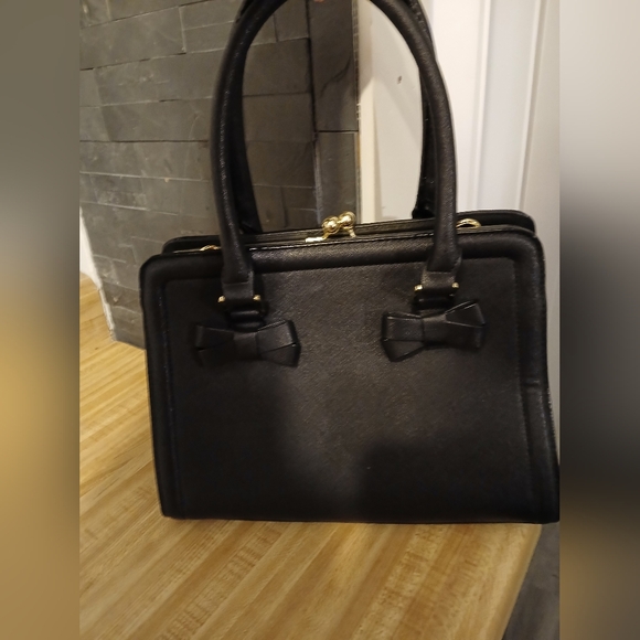 Betsey Johnson Like NEW Black Tote/Crossbody with Kisslock - Picture 8 of 15